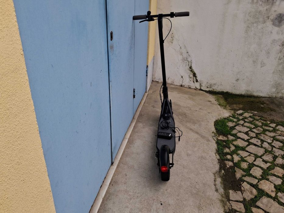 Trotinete com carregador pronta a andar
