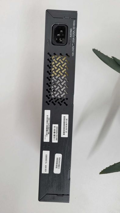 Продам Cisco WS-C2960-8TC-L — надёжный управляемый коммутатор для бизн