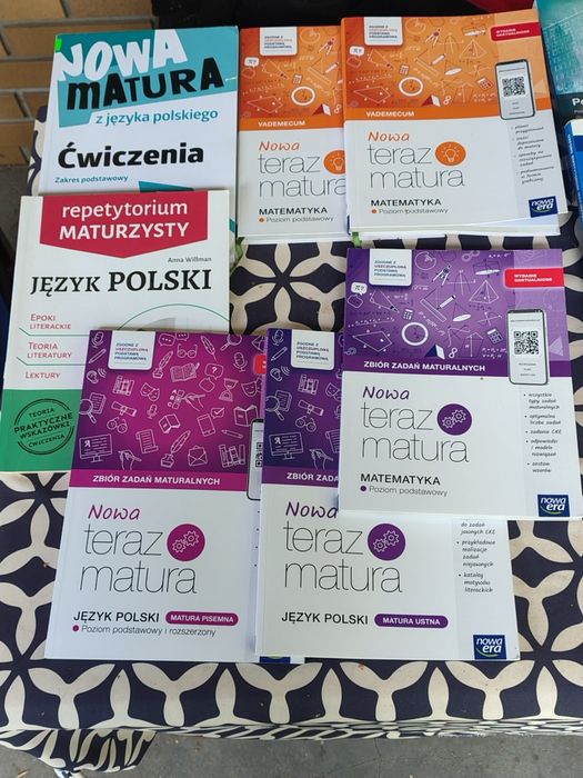 Podręczniki szkolne do liceum i technikum na sprzedaż
