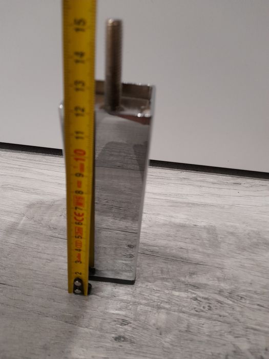 Chromowane nóżki do mebli