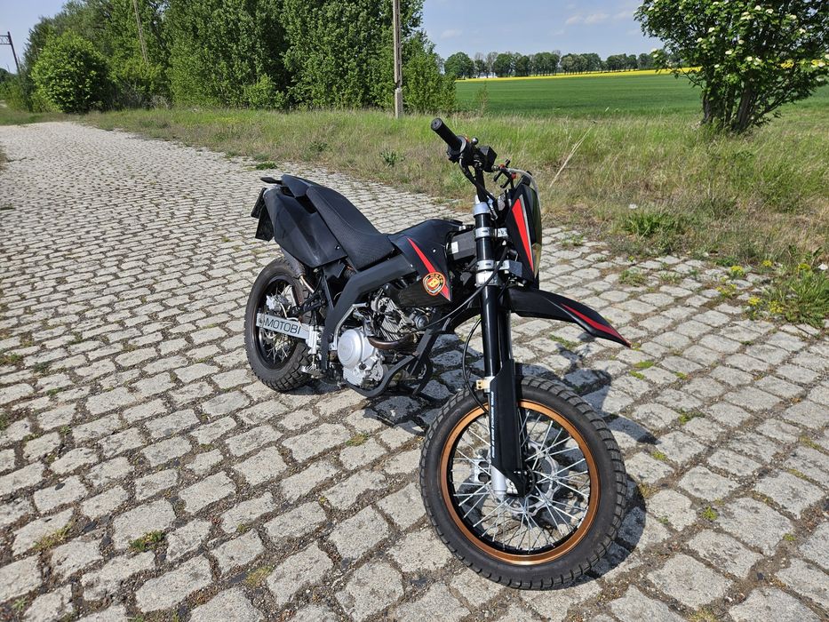 Motobi 125 , supermoto yamaha xt