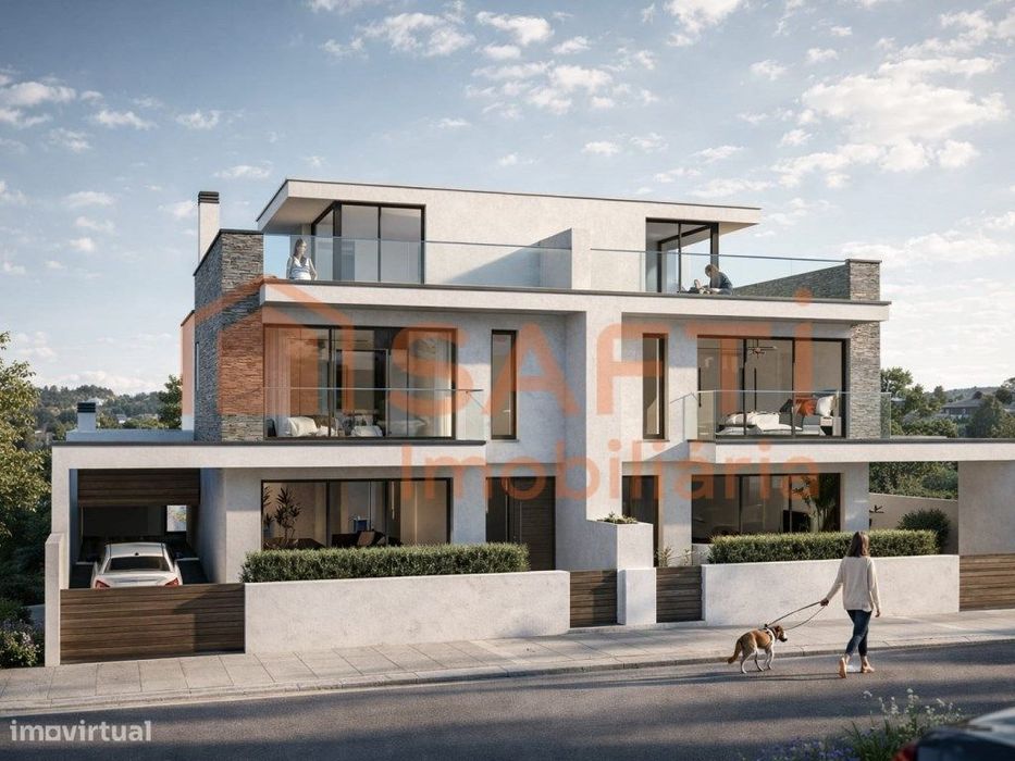 Moradia em Banda T4, com Garagem, vista mar, Em Peniche