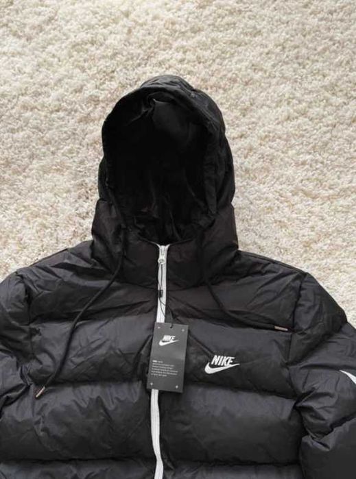 Пуховик Nike Storm Fit Черная с белым В НАЯВНОСТІ Куртка Найк ФОТО
