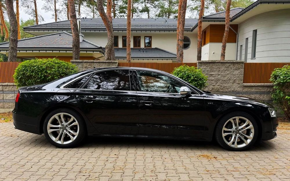 Audi S8