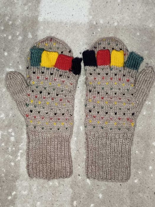 Рукавички без пальців - мітенки в'язані на маленьку руку
