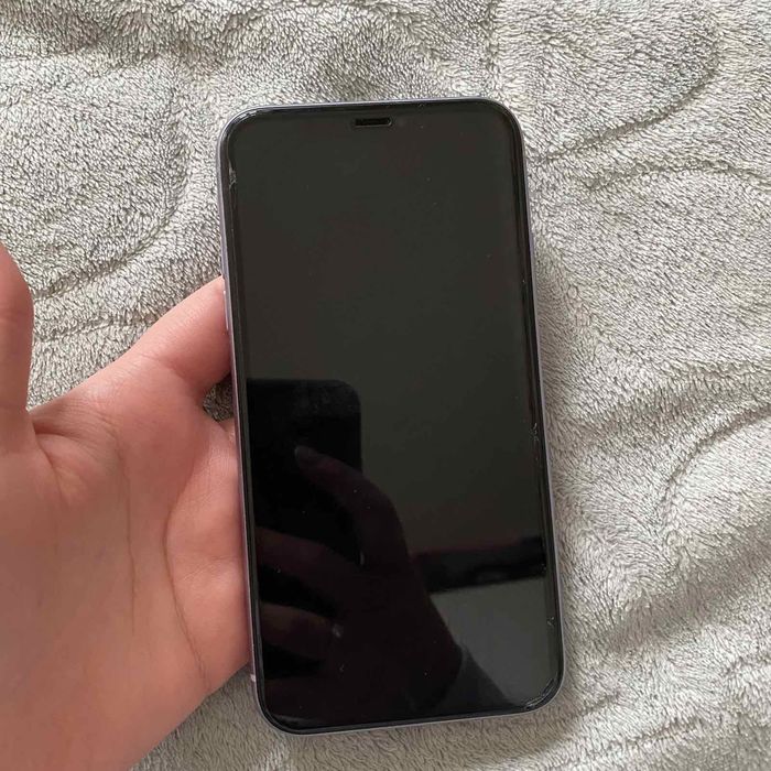 Продам Apple11 128gb