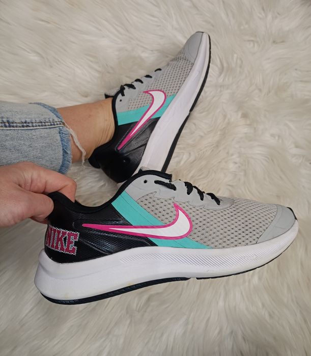 Buty sportowe Nike rozmiar 37 do biegania, na fitness damskie