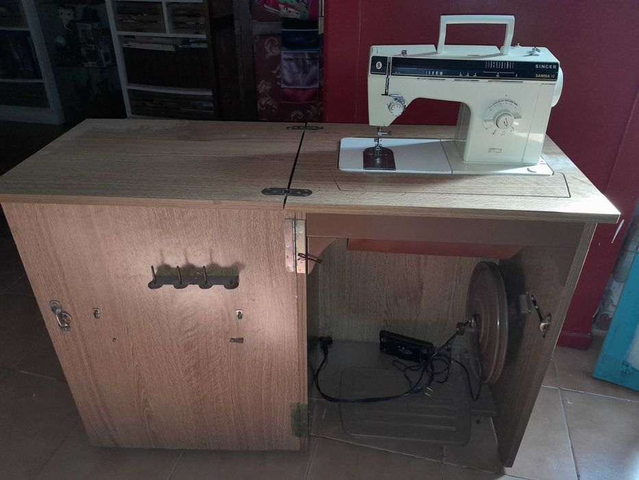 Maquina costura SINGER