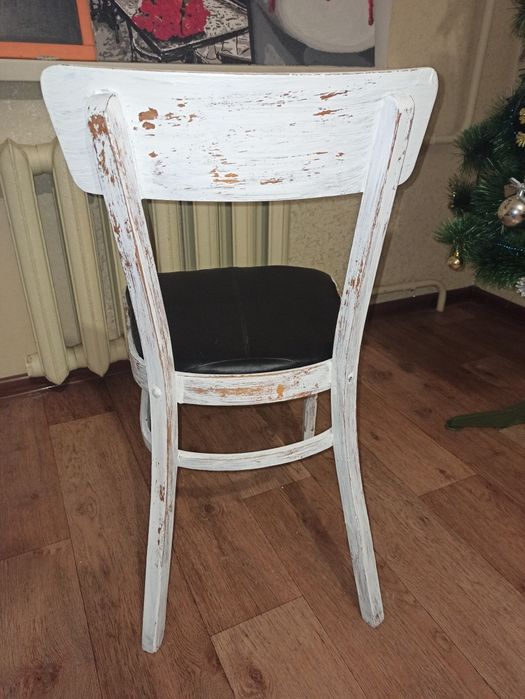 Стул из натурального дерева