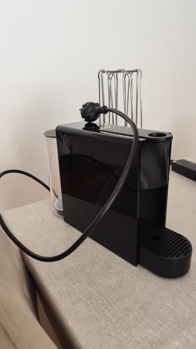 Máquina Café Nespresso Essenza Mini Preto