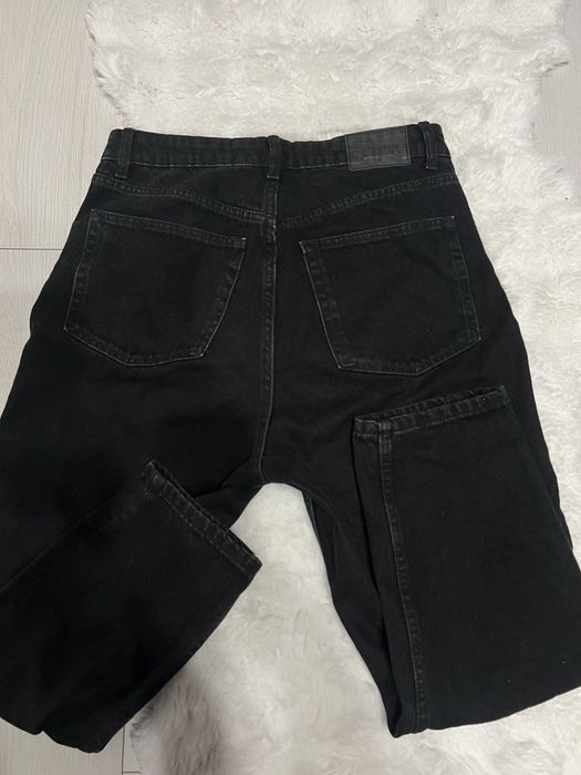 Чорні мом-джинси mom jeans bershka