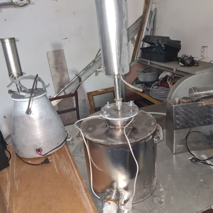 Дистилятор новий