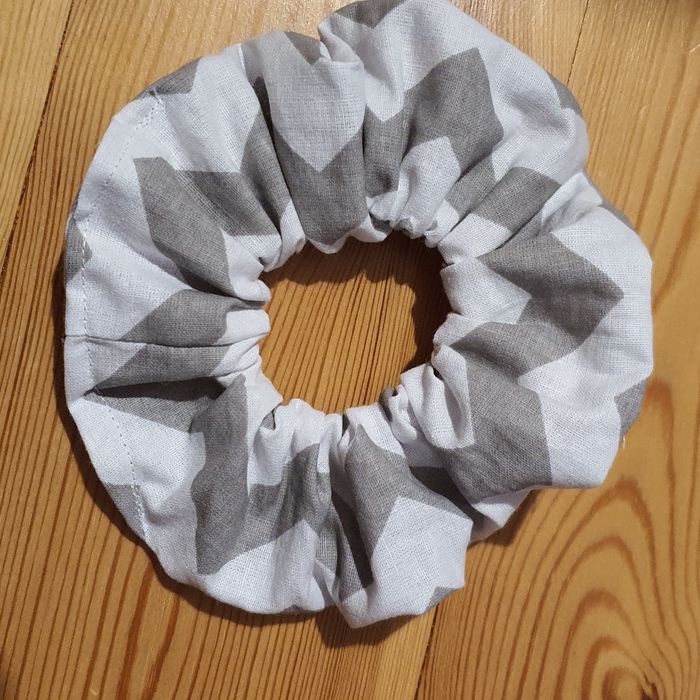Handmade Gumka, gumki scrunchie do włosów szyte przez 10latka