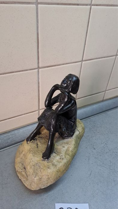 Статуетка ручноі роботи лита