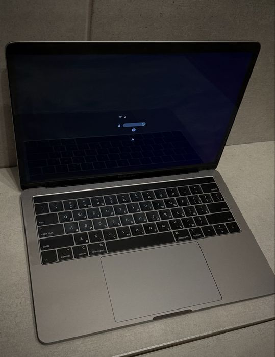 Продам Macbook Pro a1989 на запчасти или восстановление