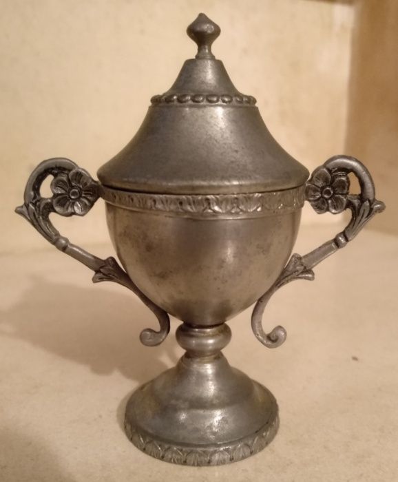 Miniatura de réplica de Taça antiga em estanho