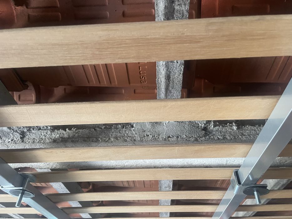 Urgente!!! Vendo colchão ortopédico + estrado em bom estado