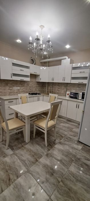 Оренда двох кімнатної квартири по вул.Гленца