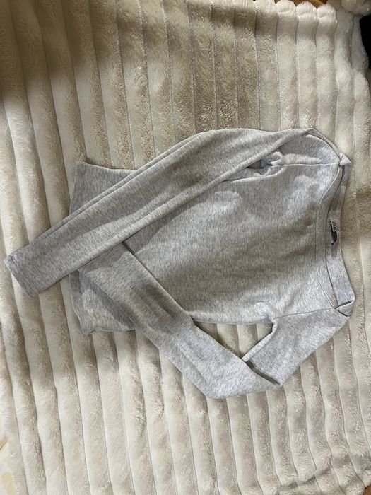 облягаюча кофта на довгий рукав zara