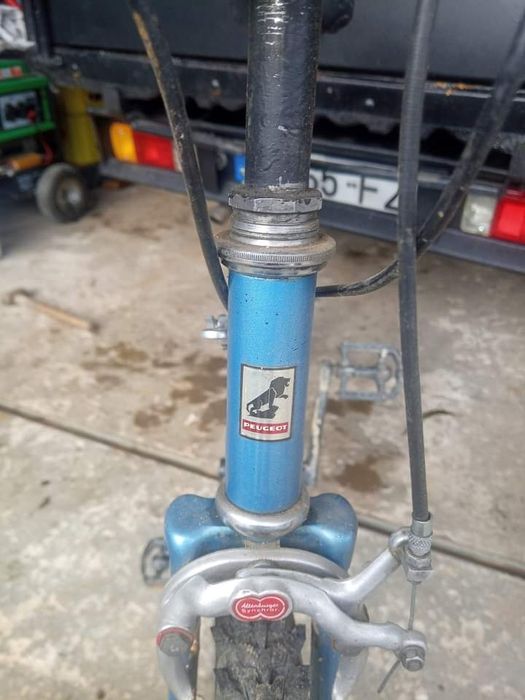 Bicicleta antiga em bom estado