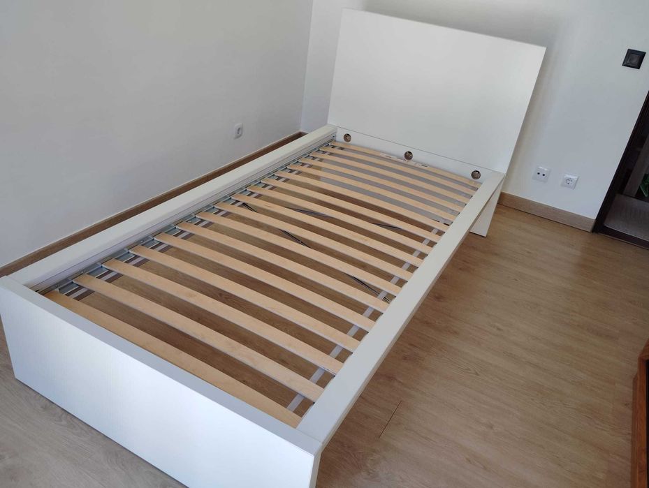 Cama ikea malm solteiro 90x200 com colchão