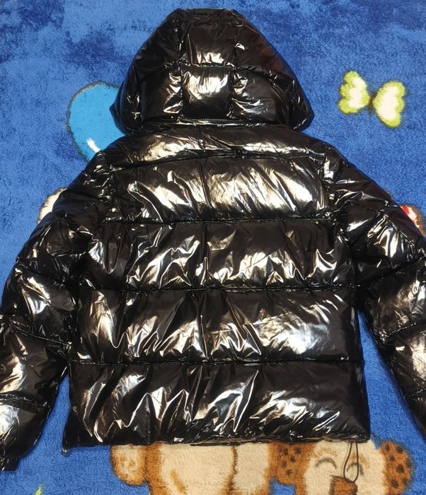 Чорний лаковий пуховик куртка пуфер демісезон