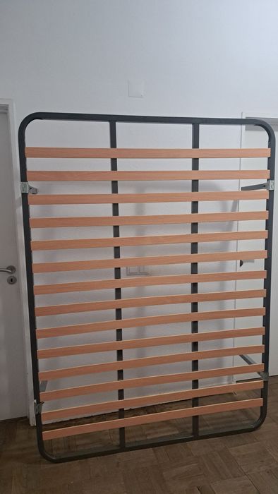 Colchão grande + estrado oferta