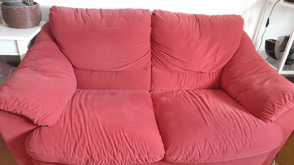 Sofá 2 lugares vermelho