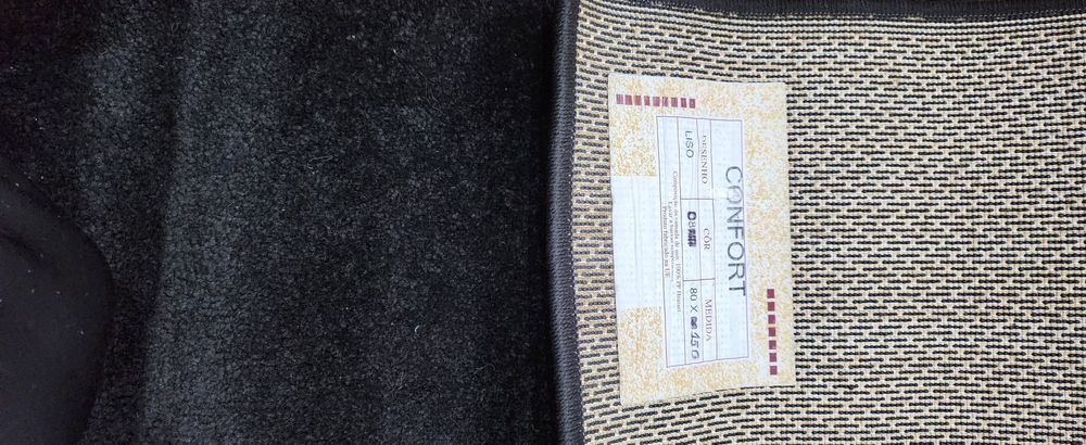 Vendo 5 tapetes 80x1,50/várias cores 15€uni.1 carpete 1.60x2.30cm,50€