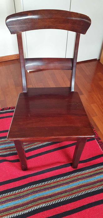 Cadeiras em madeira exótica