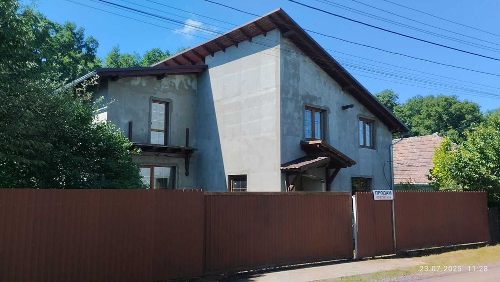 Продається будинок біля лісу, вул. Запорізька, р-н словацького кордону