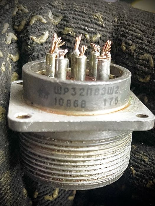 Продам слветскую єлекьро деталі роземи,роле,транзістера,е ще богато.