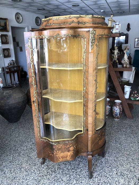 Vitrine antiga de grandes dimensoes