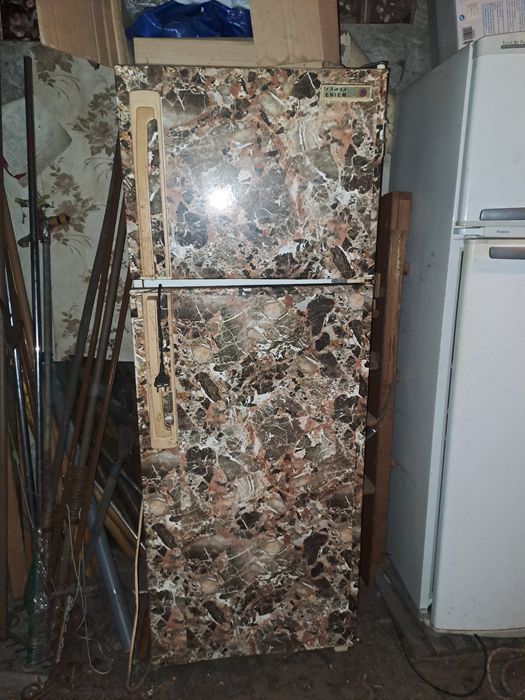 Холодильник Eniem