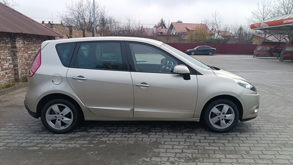 Легкові автомобілі