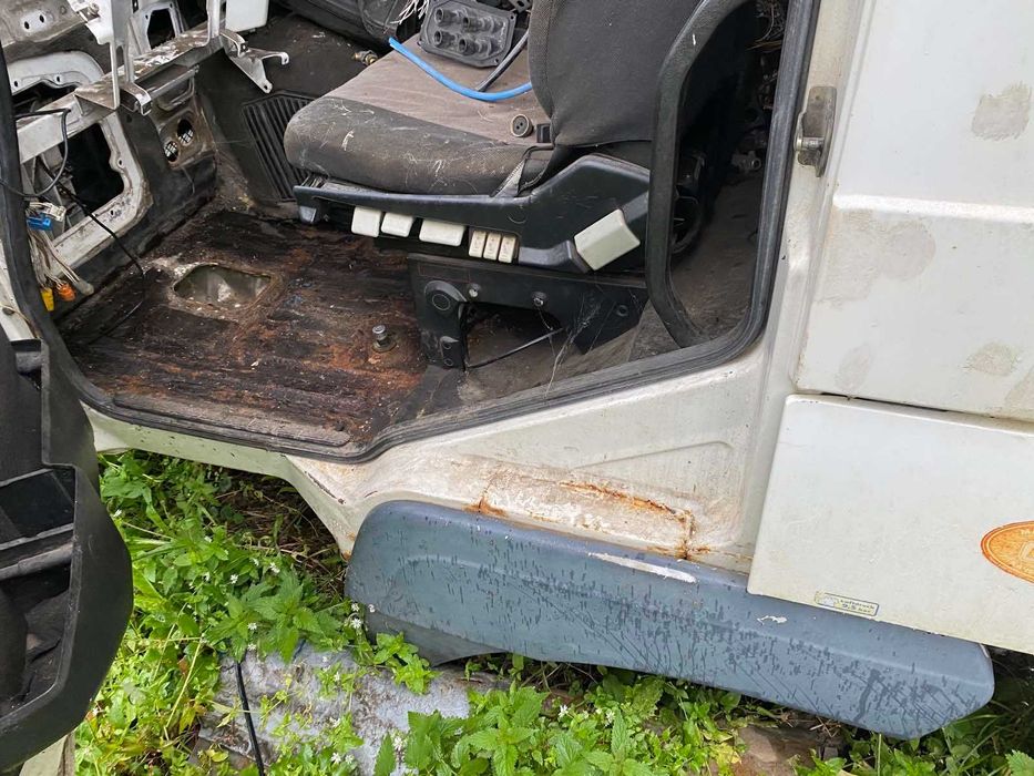 Кабіна MAN F2000 Commandor продається тільки ціла як на фото!