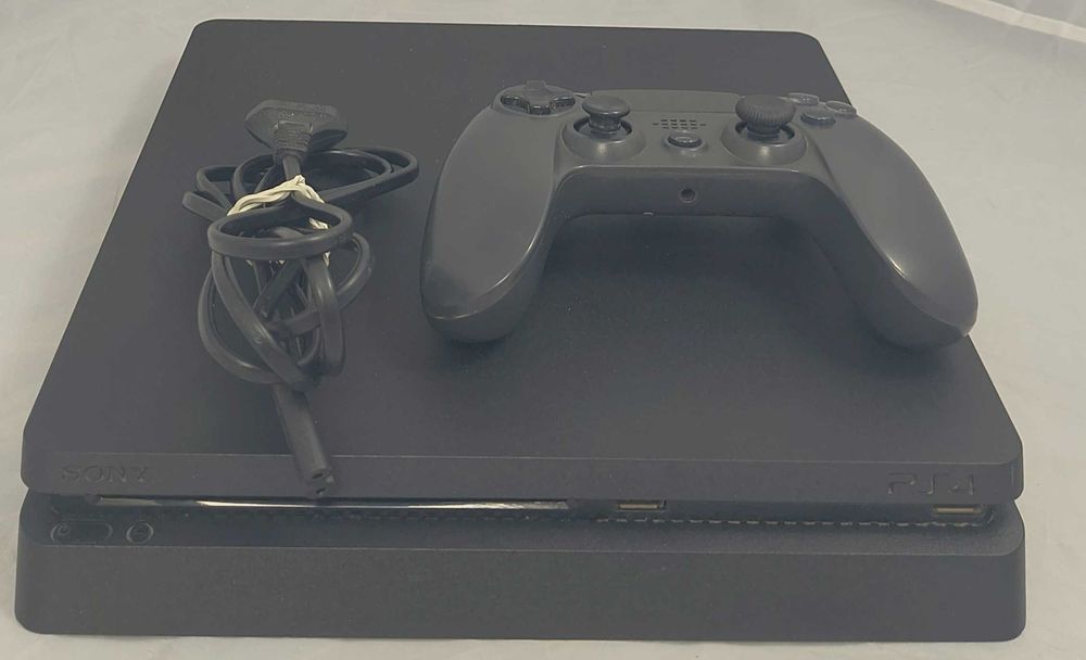 Konsola playstation 4 slim 1tb kable + pad