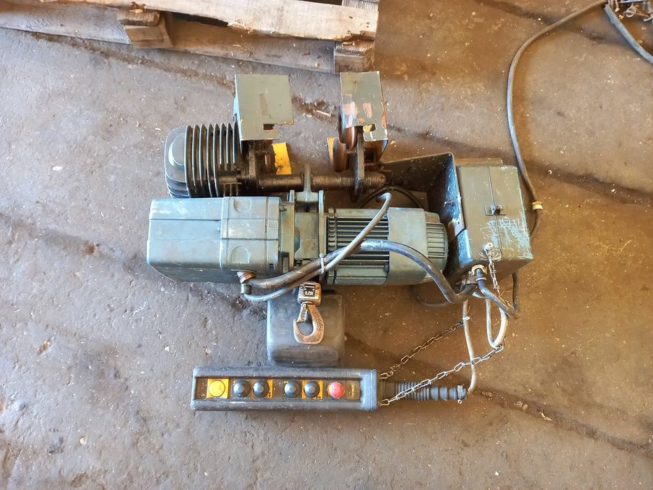 Wciągnik Demag 250kg dwubiegowy