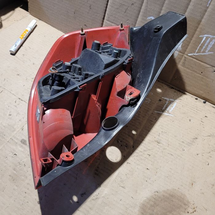 Lampa tył prawa renault clio III 2006r VALEO