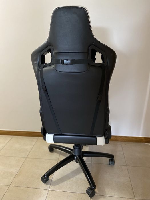 Cadeira Gaming Ergonómica NobleChairs