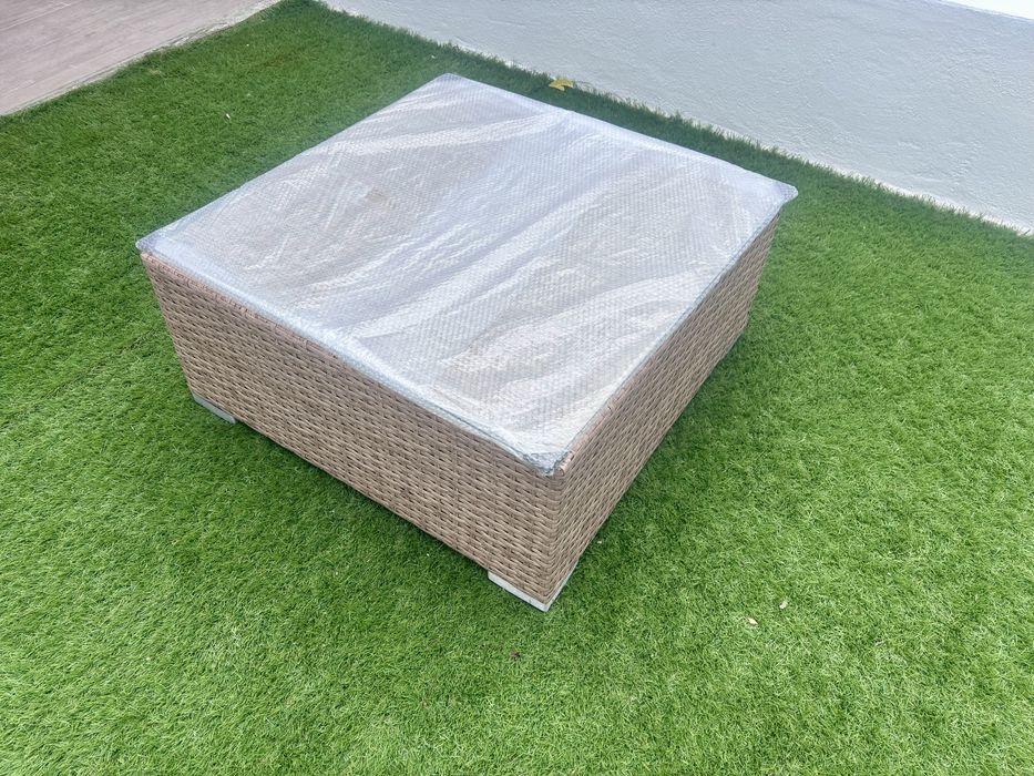 Mesa de jardim em resina sintetica nova a estrear