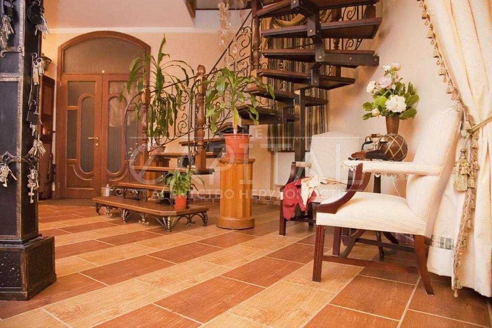 Аренда дома с генератором, Русановские Сады, Дарница