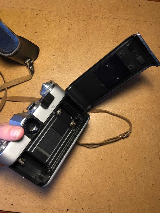 Zenit -E (81) без объектива с родным чехлом