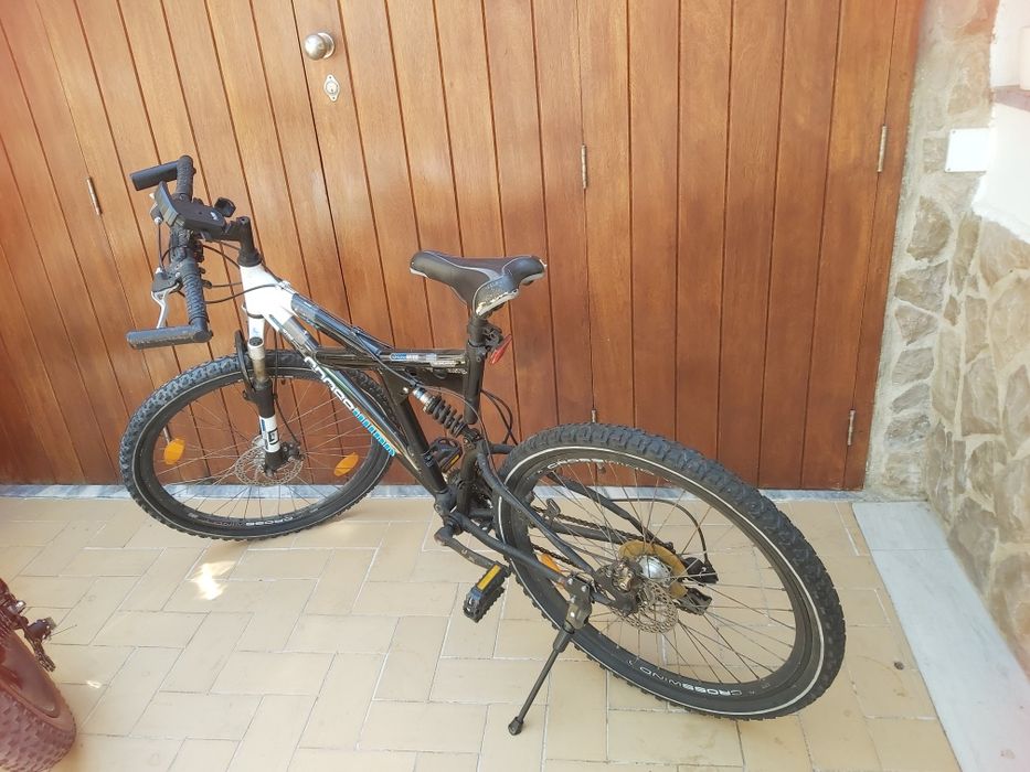 Bicicleta aro 28' + bicicleta elétrica