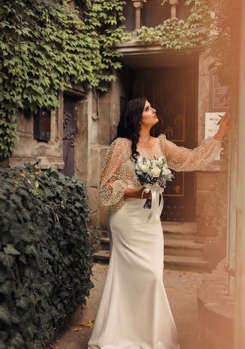 Продаю плаття на випускний та розпис(Львів)