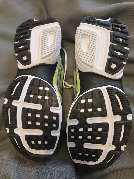Оригінальні кросівки Nike V2K Run (Розмір 43 / 28 см) — Нові