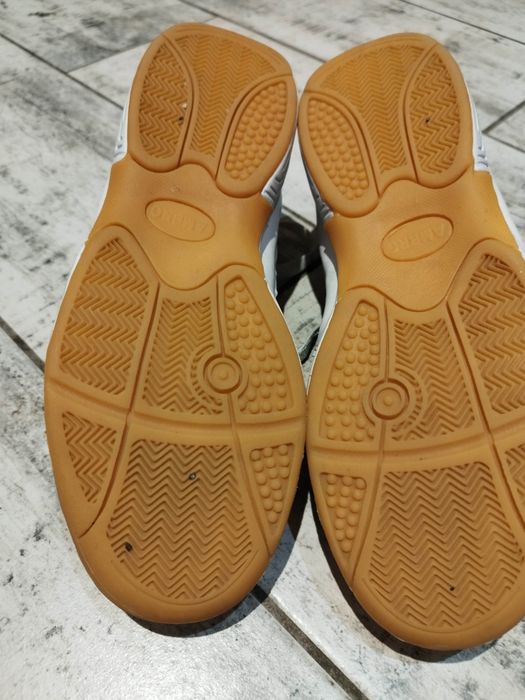 Buty piłkarskie Ambro halówki