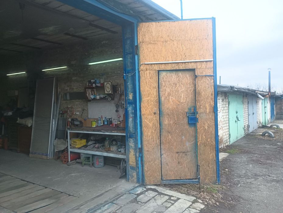Продам великий гараж