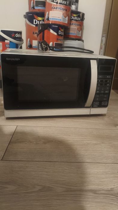 Mikrofala Sharp używana kilka razy, stan bardzo dobry