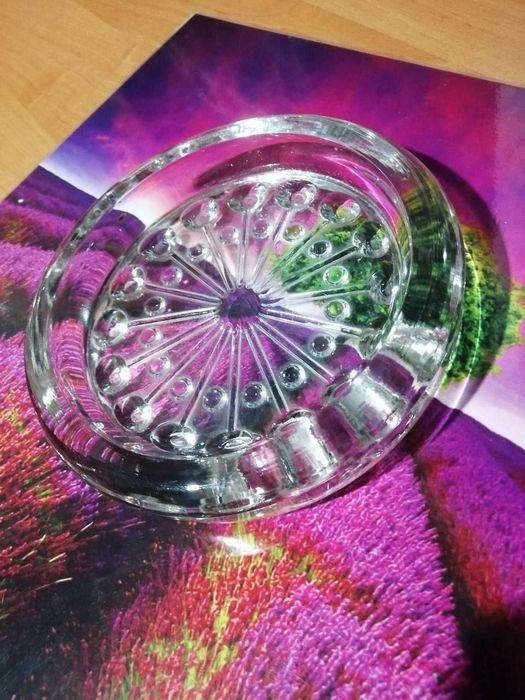 Попильничка для дому кришталева
Стан хороший